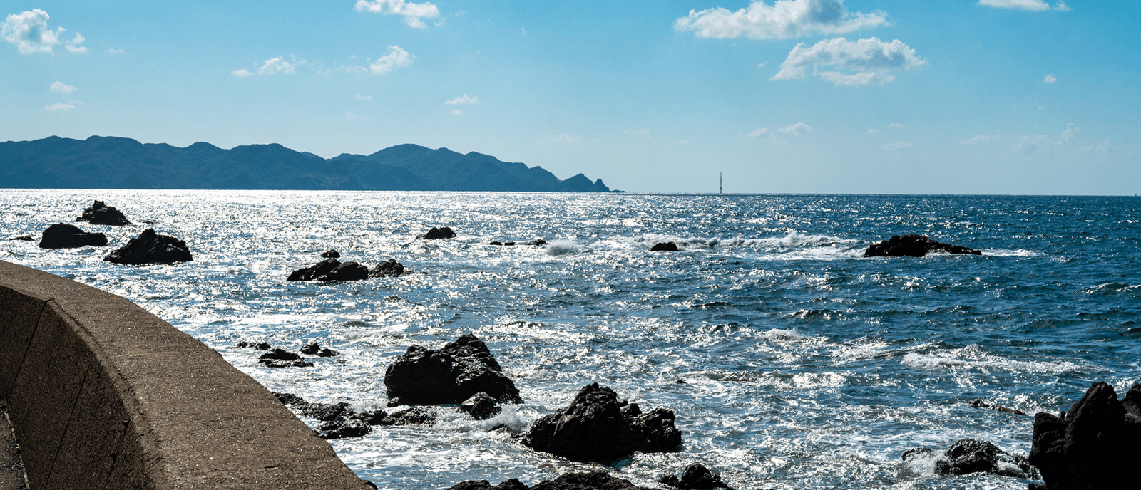 中泊町から見た海