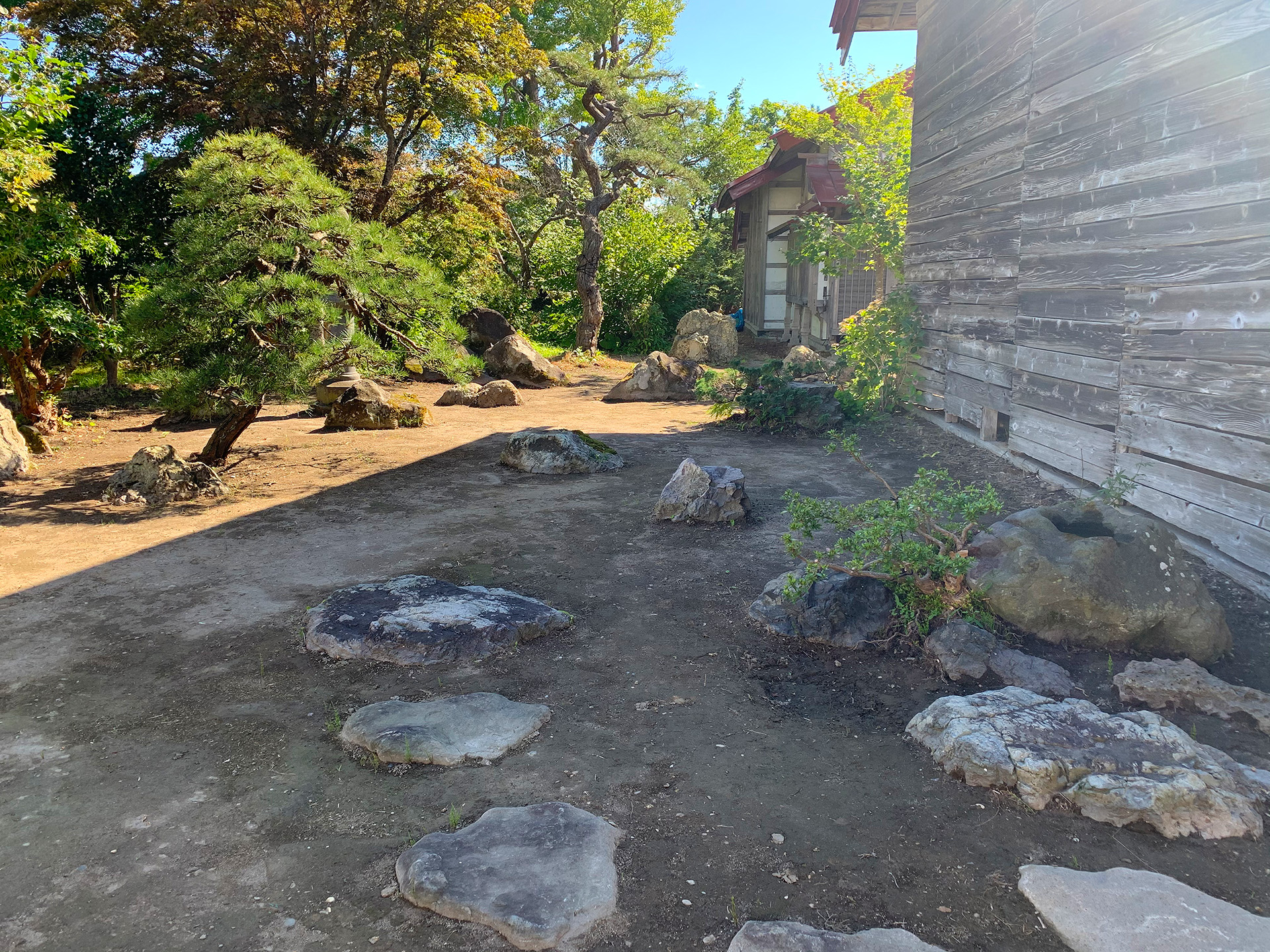 離宮の庭 宮越家 離れ/庭園 奥津軽屈指の名庭園